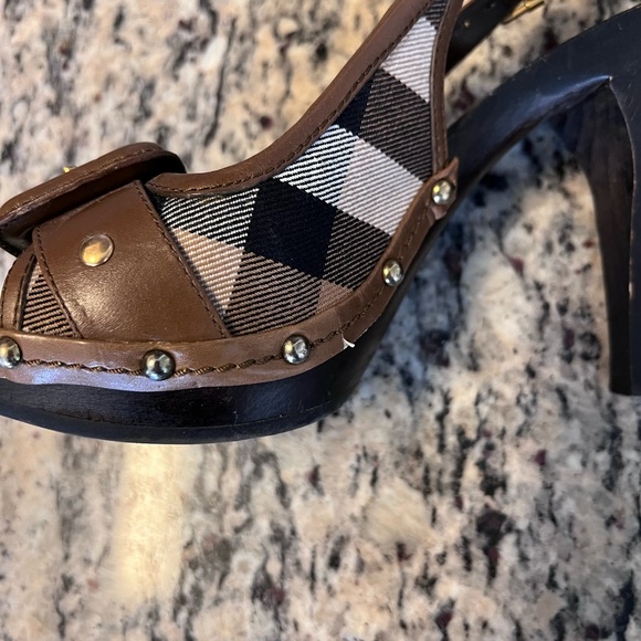Authentic- Burberry platform open toe sling backs pumps - Picture 4 of 4